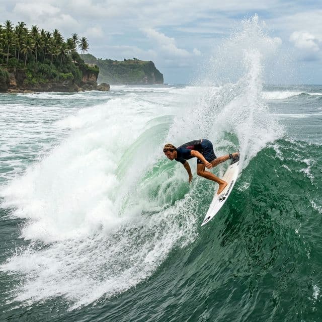 Surfing Main Point Arugam Bay: The Ultimate Local's Guide